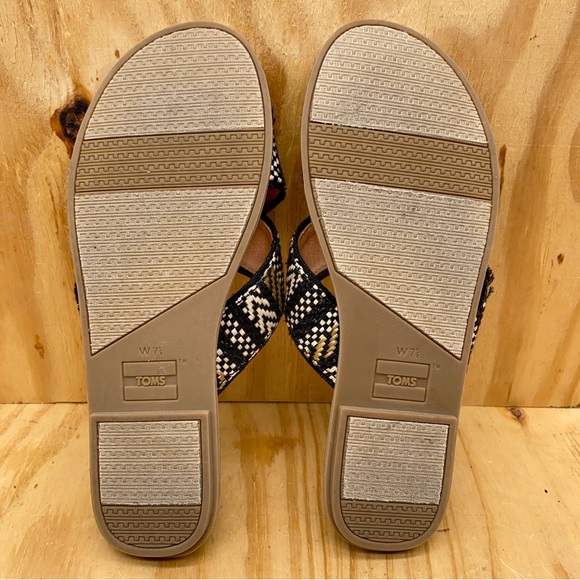 TOMS Black Woven Fringe Sandals Women’s Slip On Flat Criss Cross Slides Size - Picture 9 of 9